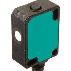 Ultrasonic sensor UC400-F77-EP-IO-V31 Ultrasonic sensor UC400-F77-EP-IO-V31